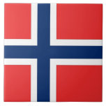 Carreau Drapeau norvégien<br><div class="desc">Ajoutez une touche de fierté norvégienne à votre décor de maison avec notre carrelage exclusif avec le drapeau de la Norvège! Conçu avec une attention minutieuse aux détails, ce carrelage est plus qu’un simple objet décoratif, c’est une célébration du riche patrimoine et de l’identité culturelle de la Norvège. Le design...</div>