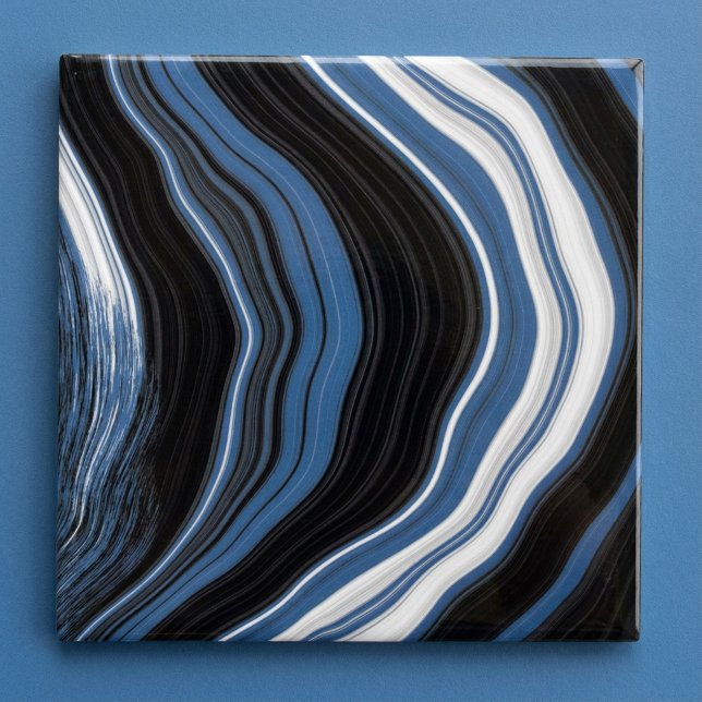 Carreau Effet Agate, noir, blanc et bleu (Agate effect, black, white and blue ceramic tile.)
