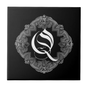 Carreau Élégant Goth Q initial