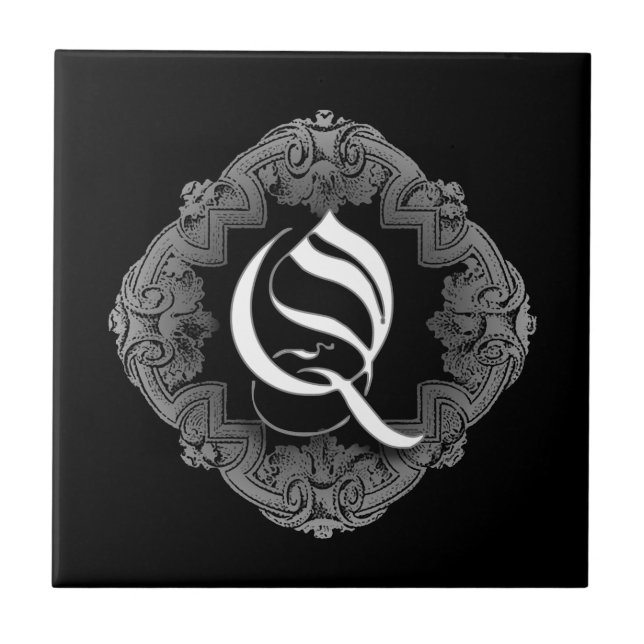 Carreau Élégant Goth Q initial (Devant)
