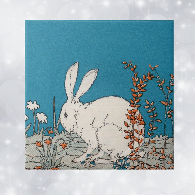 Carreau Elégant lapin blanc Vintage (Fluffy white bunny sitiing in orange and white flowers on blue decorative ceramic tile.)