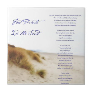 Carreau empreintes dans le sable