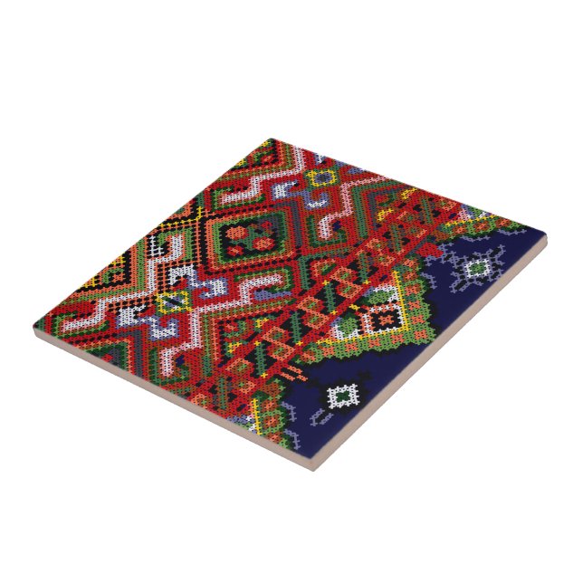 Carreau en céramique brodé de broderie ukrainienne (Côté)