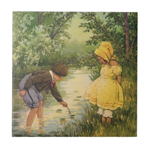 Carreau Enfants vintage, garçon et fille jouant au ruissea