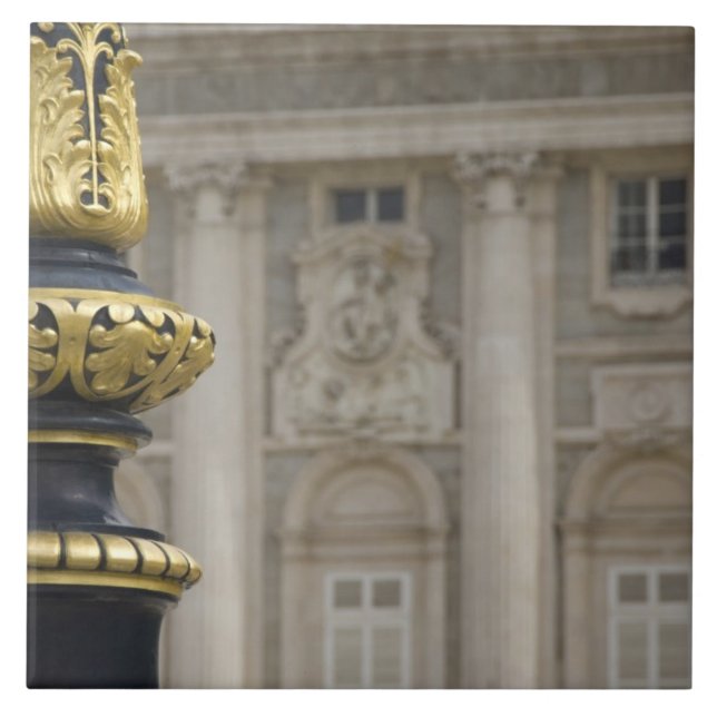 Carreau Espagne, Madrid. Palais royal, lampe dorée ornée (Devant)