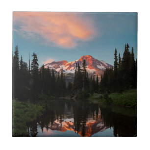 Carreau États-Unis, État de Washington. Mt. Rainier réfléc