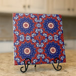 Carreau Ethnic Blue Red White Mosaic Motif géométrique<br><div class="desc">Ce carrelage décoratif en céramique combine des formes géométriques en bleu,  rouge et blanc pour créer un accent vibrant dans n'importe quelle chambre.</div>