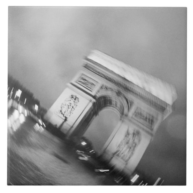 Carreau Europe, France, Paris. Arc de Triomphe en rotation (Devant)