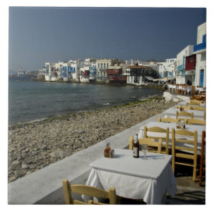Carreau Europe, Grèce, Mykonos. Vue sur le bord de mer