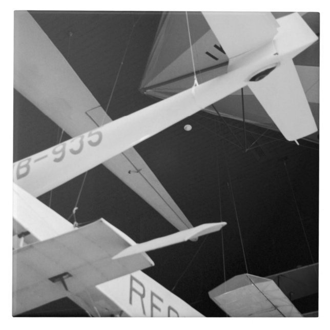Carreau Europe, Suisse, Lucerne. Planeur aérien (Devant)