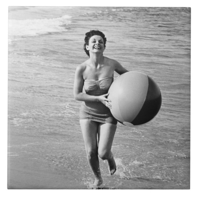 Carreau Femme avec du ballon de plage (Devant)