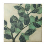 Carreau Feuilles et succursales sur Arrière - plan de crèm<br><div class="desc">Des feuilles verts et des branches se reposent sur un arrière - plan crème dans cette impression de Jennifer Goldberger. Au fur et à mesure que la saison change, les couleurs de ces feuilles restent les mêmes, apportant un peu de consistance dans votre vie.</div>