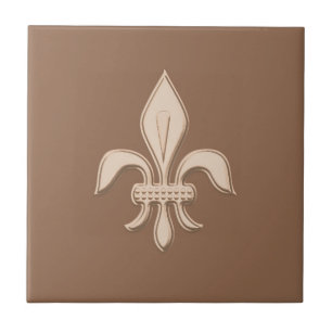 Carreau Fleur de Lis dans le beige léger sur le Taupe Tan