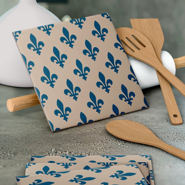 Carreau Fleur de Lis Motif, Royal French Blue sur Crème (Créateur téléchargé)