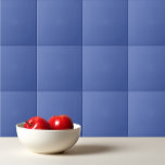Carreau Fleur de maïs bleu foncé de couleur solide<br><div class="desc">Conception de fleurs de maïs bleu foncé de couleur solide.</div>