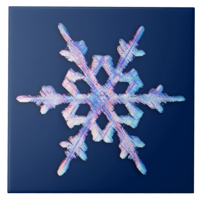 Carreau Flocon de neige iridescent sur fond bleu foncé (Devant)