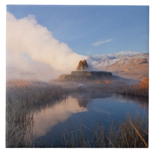 Carreau Fly Geyser avec la chaîne de Granit enneigée