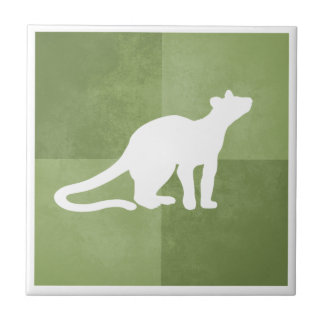 Carreau Fossa Madagascar endémique carnivore vert