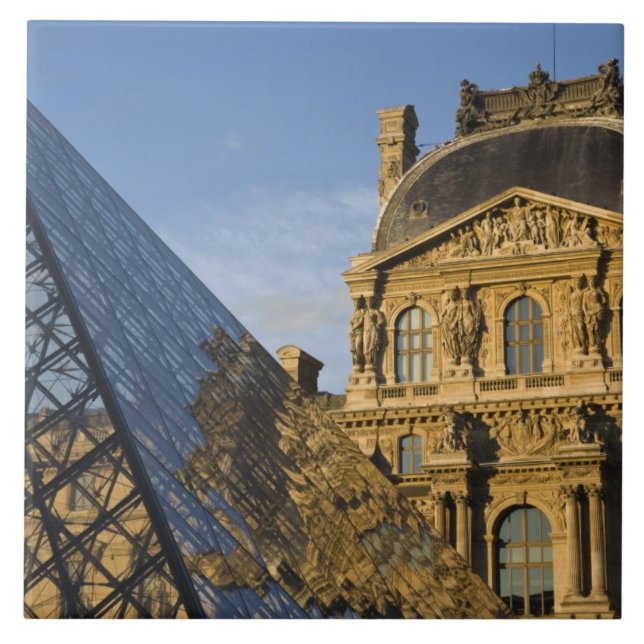 Carreau France, Paris, le musée du Louvre et la Pyramide, (Devant)