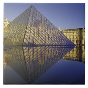 Carreau FRANCE, Réflexion de Paris, Pyramide. Le Louvre