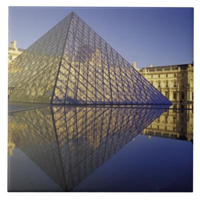 Carreau FRANCE, Réflexion de Paris, Pyramide. Le Louvre (Devant)