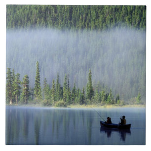 Carreau Garçons pêchant sur le lac Waterfowl, Banff Nation