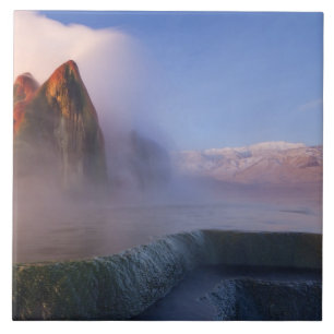 Carreau Geyser de Fly avec la chaîne de Granite enneigée