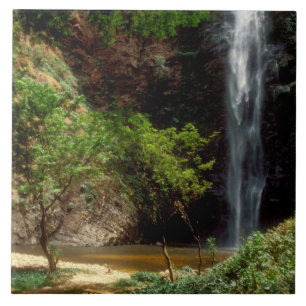 Carreau Ghana : chutes de Wli, également appelées chutes d