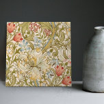 Carreau Golden Lily William Morris Arts Artisanat Floral<br><div class="desc">William Morris Lily Design Motif. William Morris était un designer textile anglais, artiste, écrivain et socialiste associé à la Fraternité pré-Raphaélite et au British Arts and Crafts Movement. Il a fondé une entreprise de design en partenariat avec l'artiste Edward Burne-Jones et le poète et artiste Dante Gabriel Rossetti. Ce magnifique...</div>