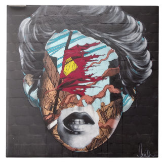 Carreau Graffiti représentant la tête d'une femme