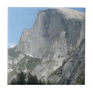 Carreau Half Dome vu de côté dans le parc national de Yose