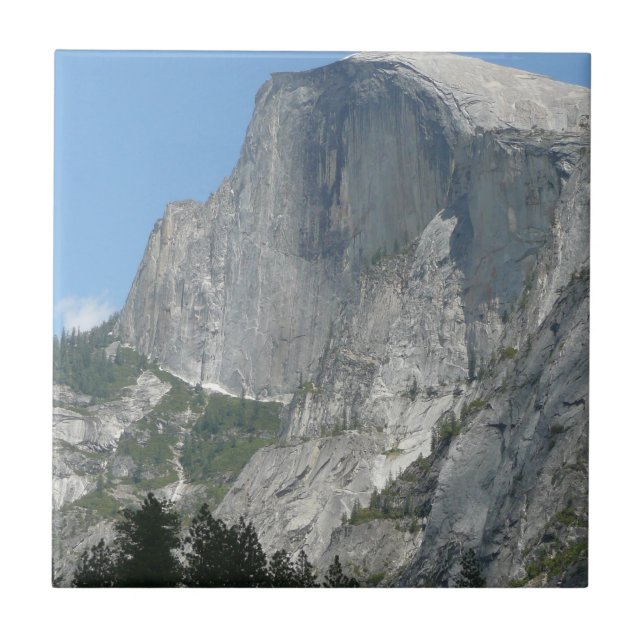 Carreau Half Dome vu de côté dans le parc national de Yose (Devant)