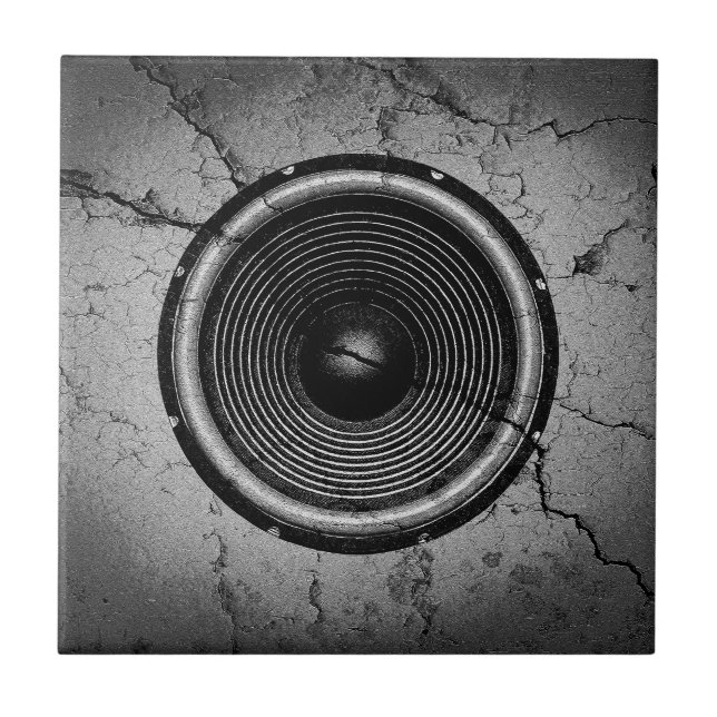 Carreau Haut-parleur de musique sur un mur fissuré (Devant)