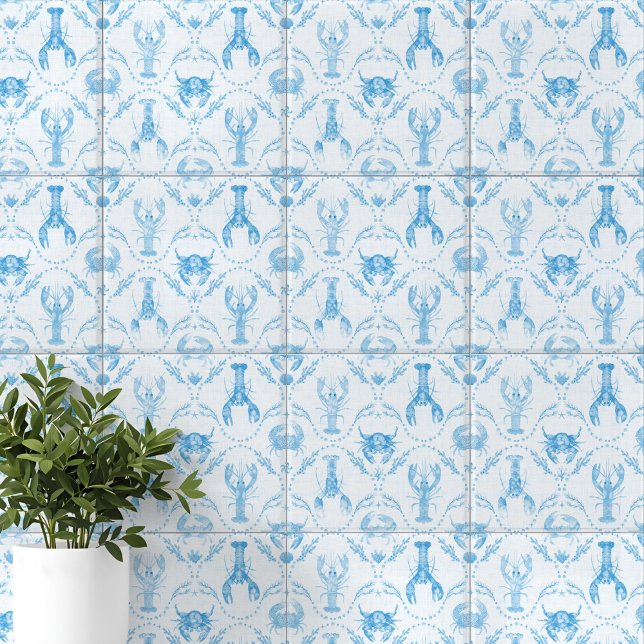 Carreau Homard et crabes préppy côtiers en bleu clair (Coastal Preppy Lobster and Crabs in Light Blue Ceramic Tile)
