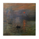 Carreau Impression Sunrise par Claude Monet, Art Vintage<br><div class="desc">Impression, Sunrise (1872) de Claude Monet est une vintage impressionnisme de peinture marine d'art. La position du soleil semble qu'il pourrait aussi être un coucher de soleil. Un paysage maritime au port du Havre, France avec plusieurs bateaux au premier plan au lever du soleil. À propos de l'artiste : Claude...</div>