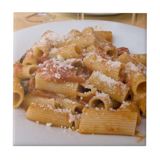 Carreau Italie, Positano. Assiette de rigatoni (Devant)