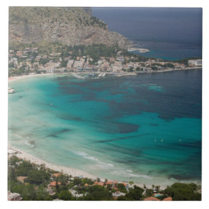 Carreau Italie, Sicile, Mondello, Vue de la plage depuis
