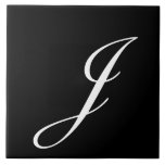 Carreau J Monogramme initial blanc sur noir<br><div class="desc">Lettre blanche classique Monogramme sur Arrière - plan noir, J.</div>