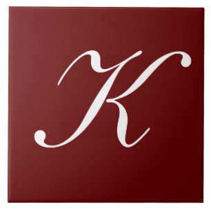 Carreau "K" Monogramme initial blanc sur Maroon