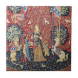 Carreau La Dame et la licorne, Odeur<br><div class="desc">La Dame et la licorne, l'Odeur (La Dame a la licorne, L'odorat) Tapisserie médiévale (vers 1500). Cette tapisserie fait partie d'une série de six. Chaque tapisserie présente une dame médiévale dans différentes poses. Chaque scène représente l'un des cinq sens, ainsi qu'une sixième scène intitulée Mon Seul Desir (mon seul désir)....</div>