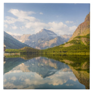Carreau Lac Swiftcurrent avec l'hôtel Many Glacier et