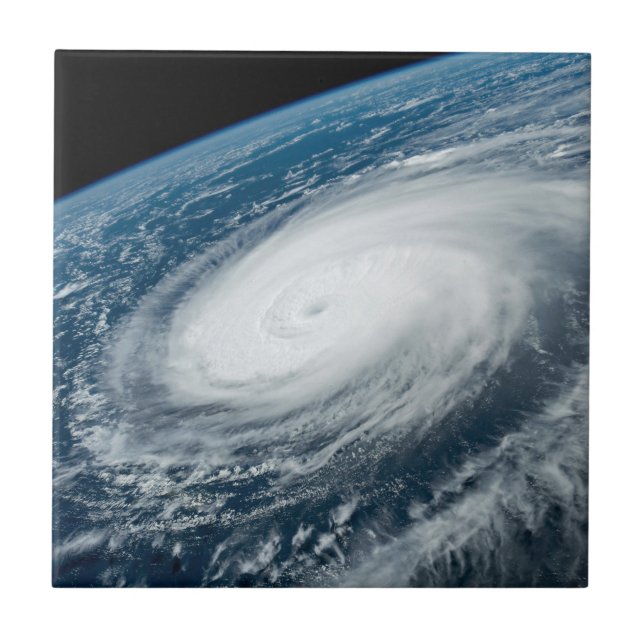 Carreau Le typhon Hinnamnor. (Devant)