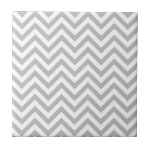 Carreau Le zigzag gris et blanc barre le motif de Chevron