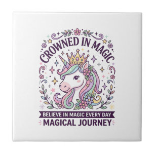 Carreau Licorne Couronnée en Typographie Gras Graphique T