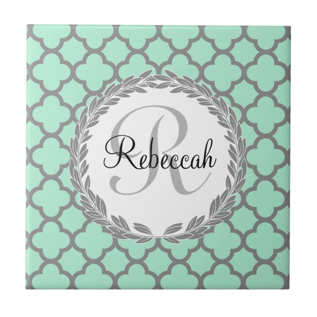 Carreau Mint Green Grey Quatrefoil Nom Monogramme Laurel (Devant)