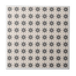 Carreau Motif de démarrage moderne du milieu du siècle<br><div class="desc">Design moderne du milieu du siècle avec motif vintage de petites étoiles rétro en argent sur un arrière - plan de couleur osseuse. Design simple et épuré, moderne et transparent. Créez votre propre motif personnalisé en téléchargeant une nouvelle image, ou utilisez le bouton "message" pour contacter le concepteur pour obtenir...</div>