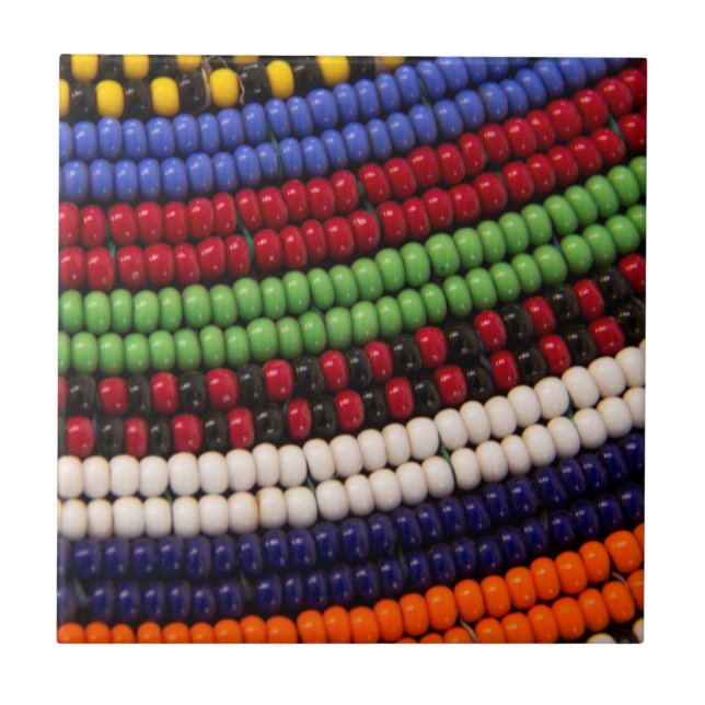 Carreau Motif de perles tribales Massai (Devant)
