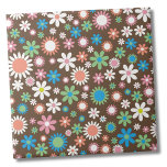 Carreau Motif Floral Cute Daisy<br><div class="desc">Cette super impression florale vibrante ressemble à celle des années 70 ou 90 quand elle est revenue avec l'action de puissance des fleurs ! Les couleurs sont marron, rose, bleu, orange, vert, blanc. Que vous souhaitiez utiliser ce carrelage comme petit dessous de verre ou trivet pour boire un verre ou...</div>