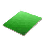 Carreau Motif lumineux à maillage géométrique dégradé vert<br><div class="desc">Maille géométrique dégradé clair motif triangles lumineux ombre. Cool moderne triangle maillage géométrique avec un dégradé gris clair à vert foncé.</div>