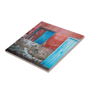 Carreau Mur, porte et fenêtre rouge, bleu et gris